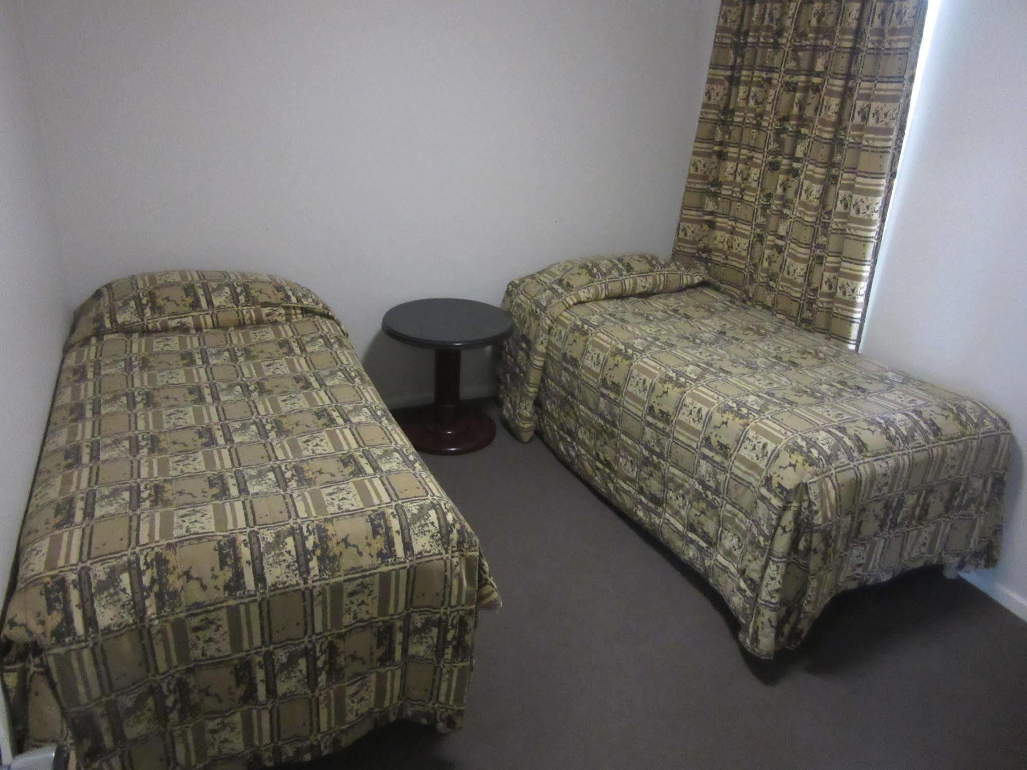 El Toro Motel Уорик-Фарм Экстерьер фото