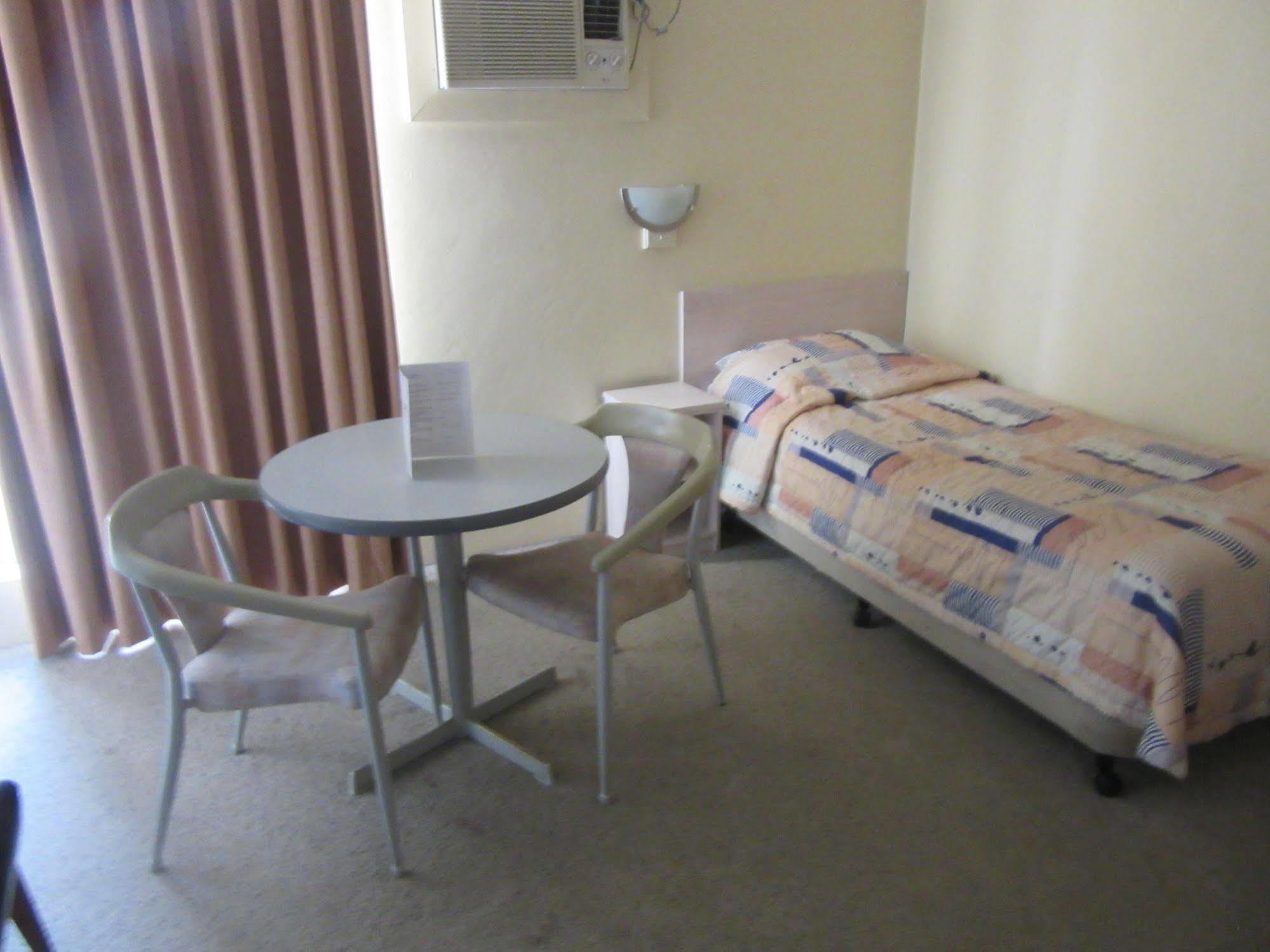 El Toro Motel Уорик-Фарм Экстерьер фото